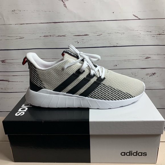 questar flow running sneaker